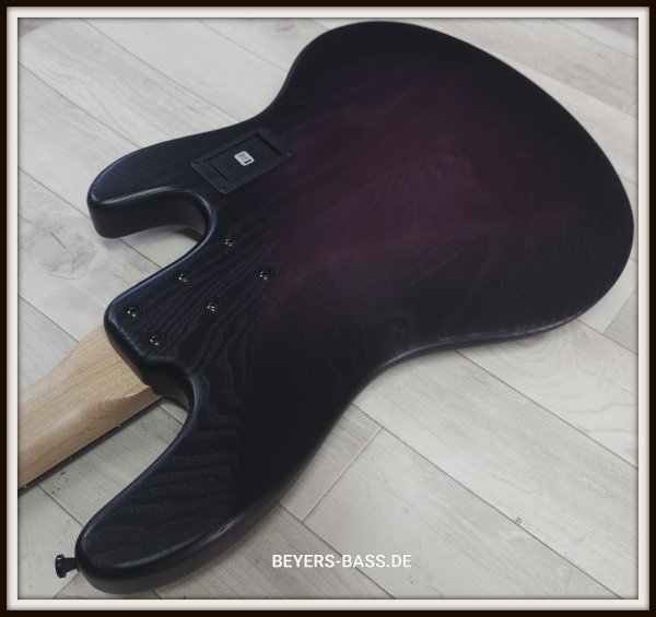 Sandberg California II TM4 Ebony, Open Pore Violetburst, Lefthand